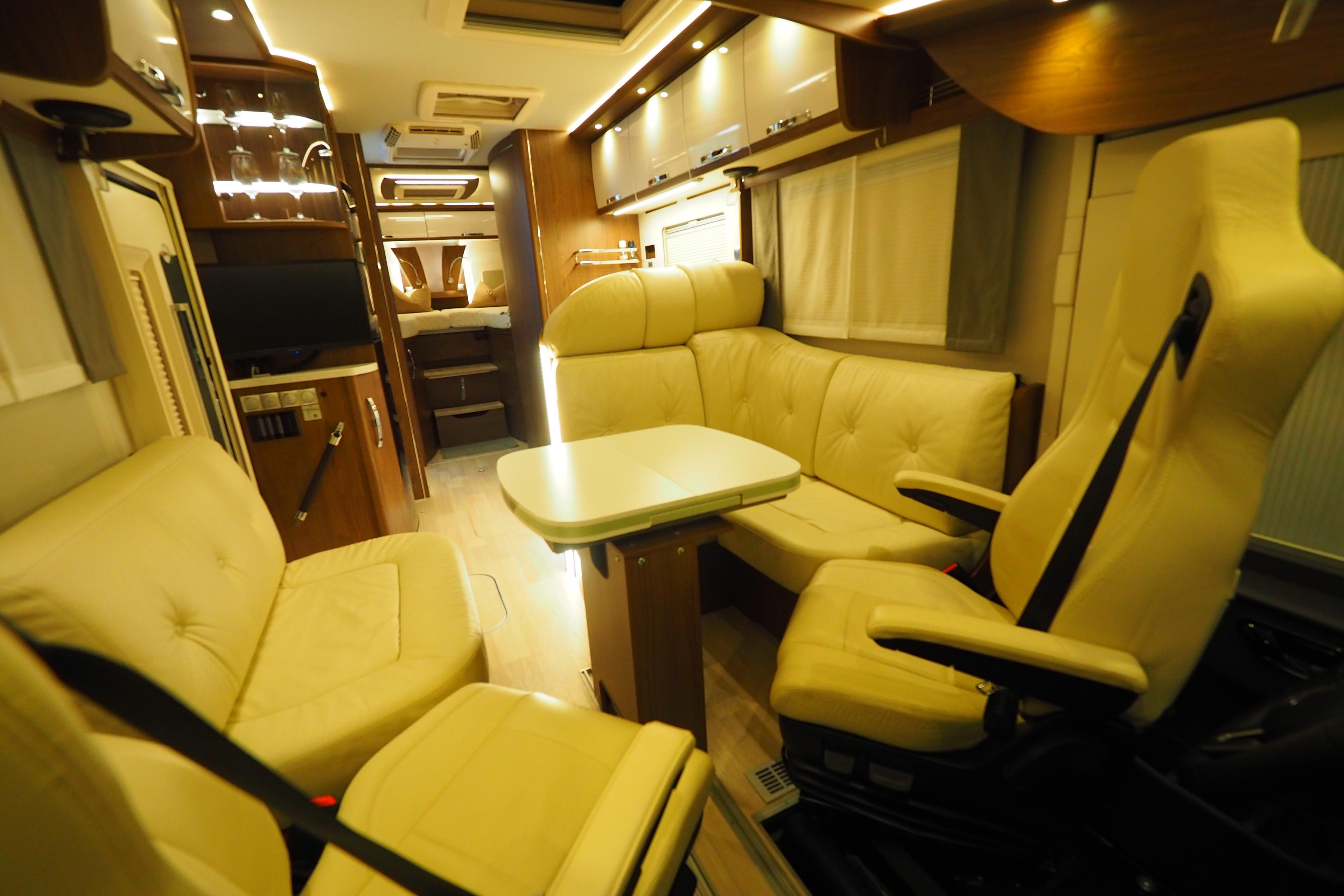 Frankia Platin I8400GD - 858 centimeters of happiness – image 1