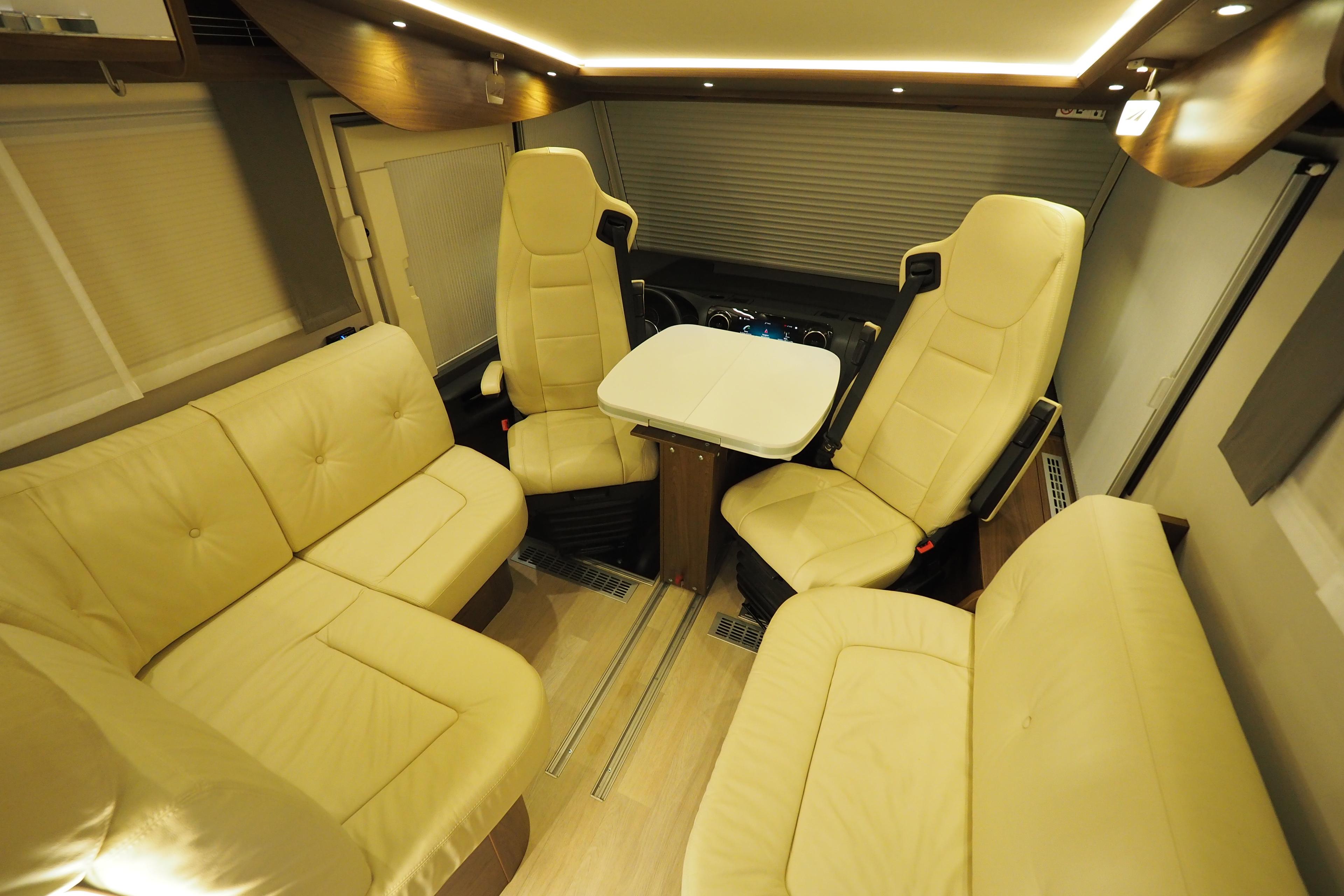 Frankia Platin I8400GD - 858 centimeters of happiness – image 2