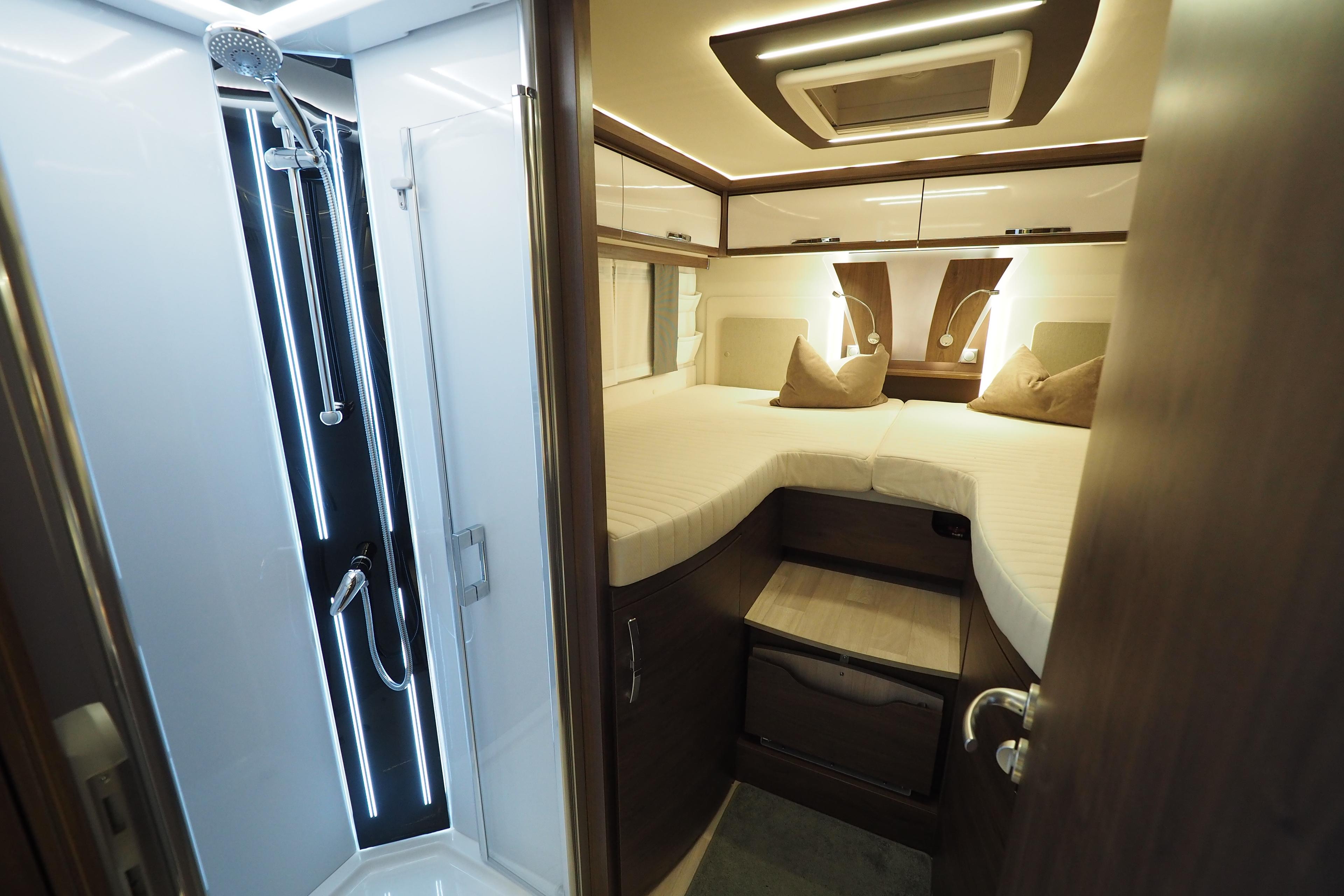Frankia Platin I8400GD - 858 centimeters of happiness – image 3