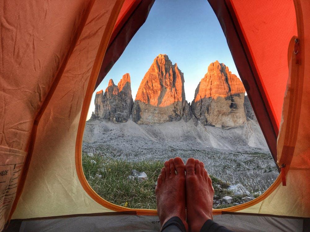 How to efficiently set up a tent? – image 2