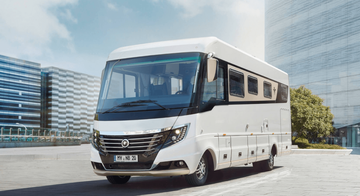 Niesmann &amp; Bischoff Flair - an impressive flagship – image 1