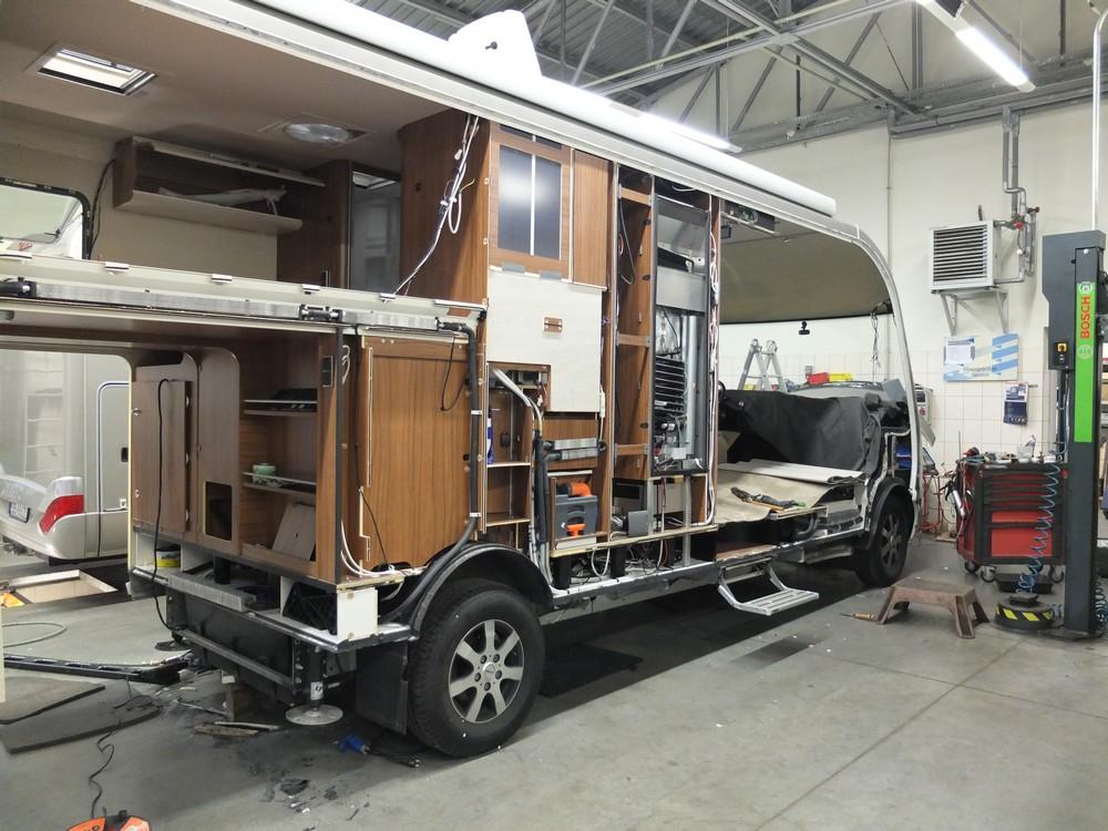 Motorhome accident repairs – image 1