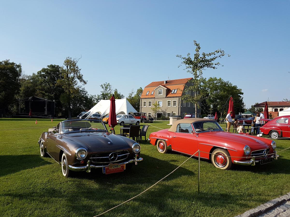 Auta na zamku. MotoClassic 2018 – zdjęcie 1