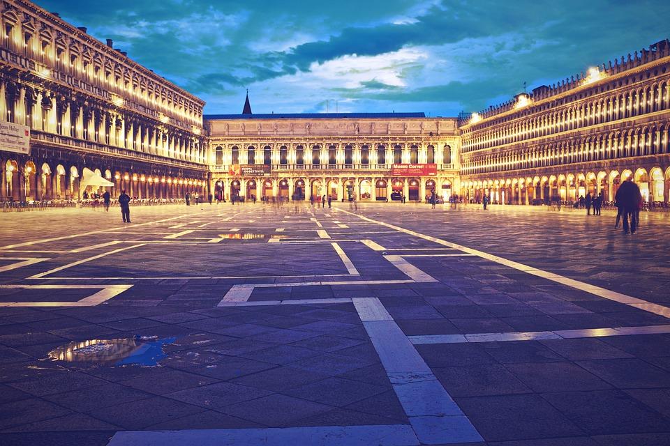 When dusk falls in Venice ... – image 1