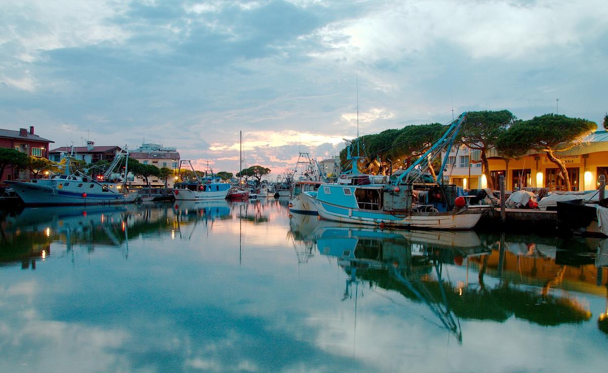 Caorle - a seaside resort with monuments – image 1