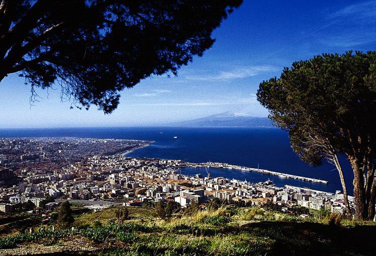 From heel to toe - Reggio di Calabria – image 1