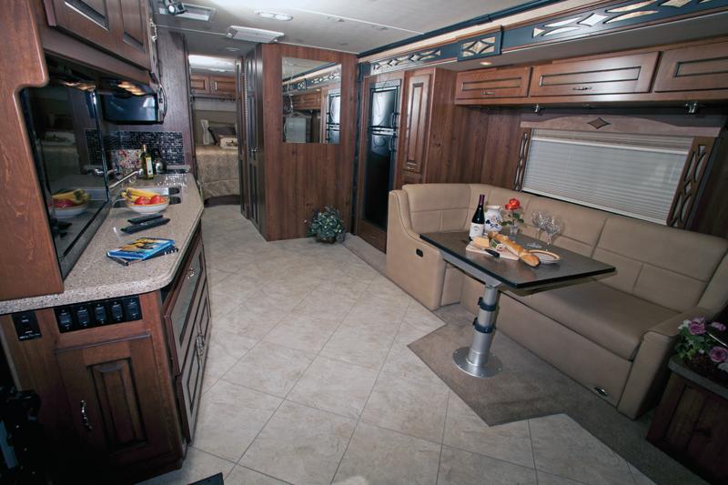 Fleetwood Excursion 2014 motorhome – image 1