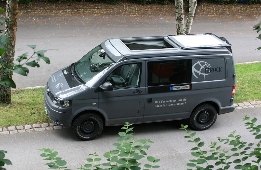 Volkswagen T5 TEROCK - kamper z klocków – zdjęcie 1