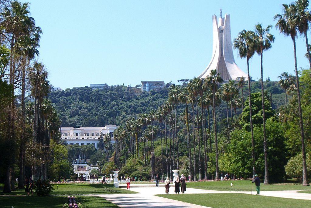 City under the hills - Algiers – image 1