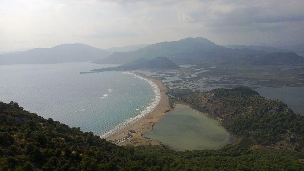 A patch of sand among the waters - Iztuzu Beach – image 1