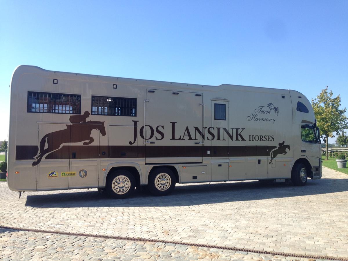 STX - campers for people and horses – image 1