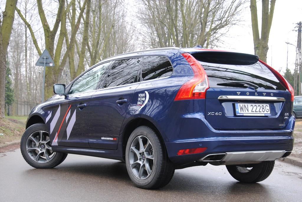 Volvo XC60 D5 AWD - podstawa bezpieczeństwa – zdjęcie 1