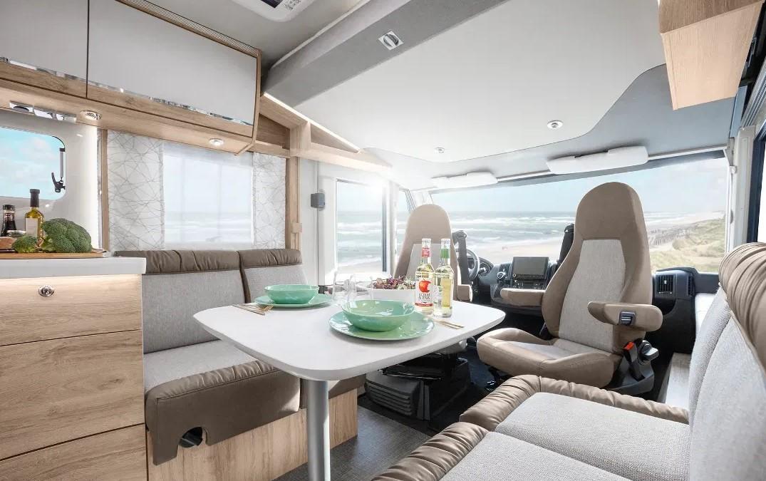 RV Eura Mobil Integra Line 720 EF – image 2