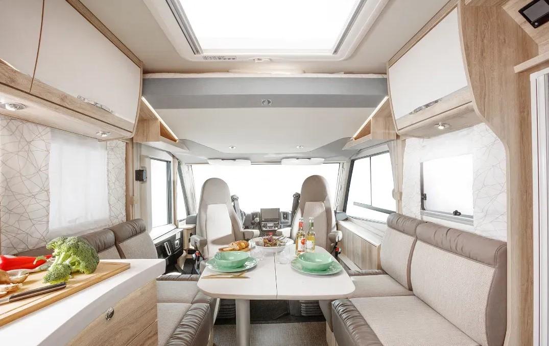 RV Eura Mobil Integra Line 720 EF – image 4