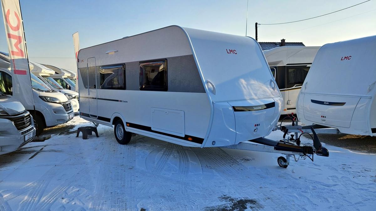 Caravan LMC Sassino 450 D DMC 1200 kg – image 1