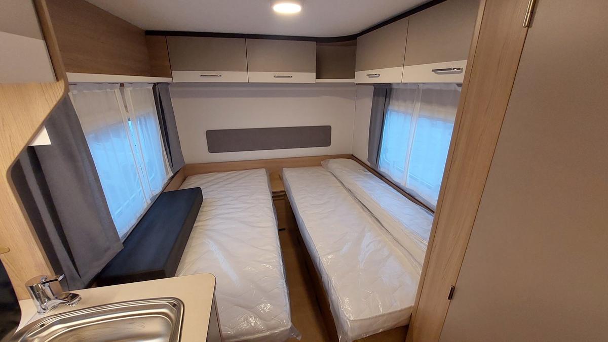 Caravan LMC Sassino 460 E 3-osobowa DMC 1200 kg – image 4