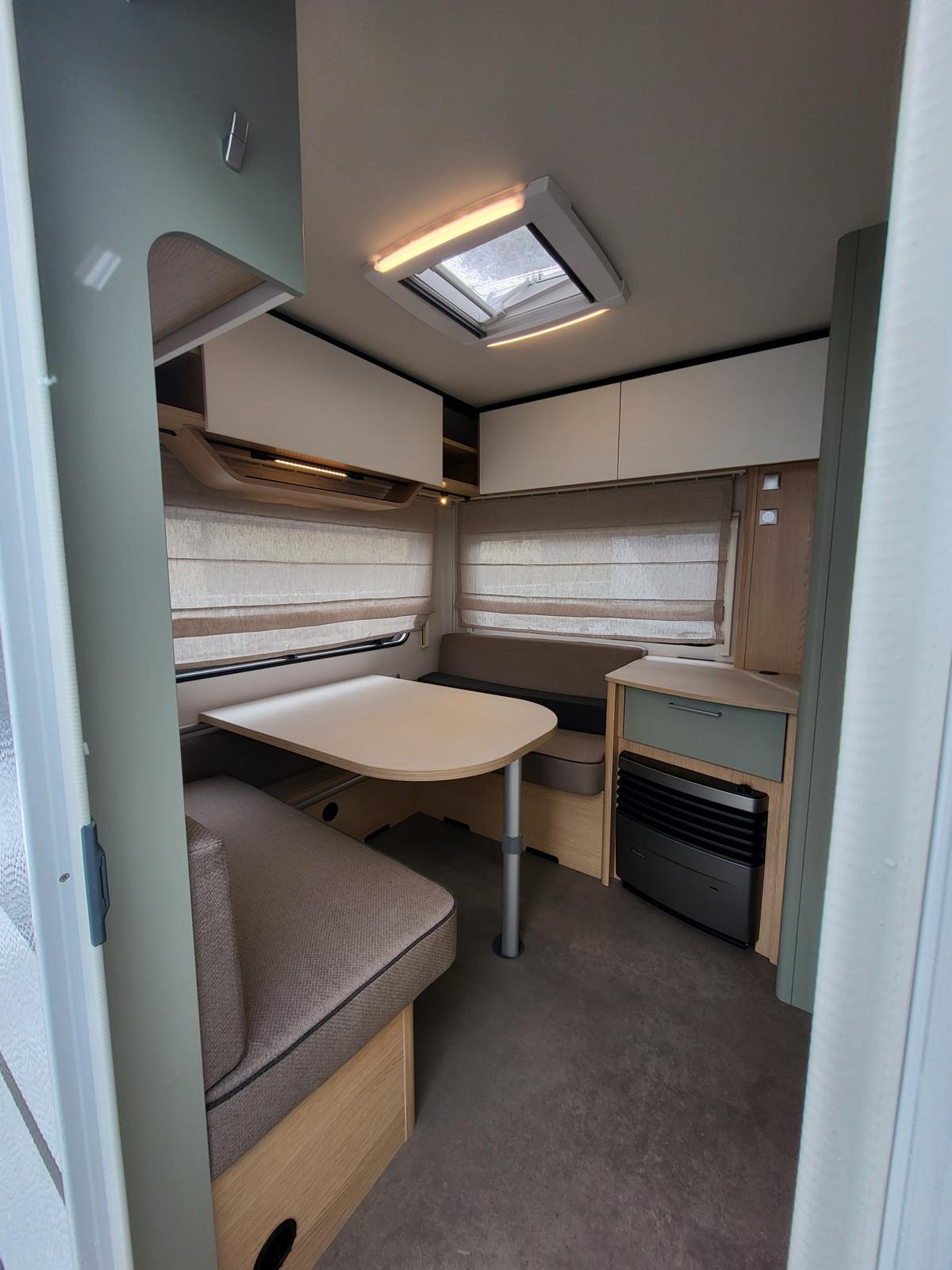 Przyczepa kempingowa LMC Style 430 E DMC 1300 kg / 3 osobowa – zdjęcie 3
