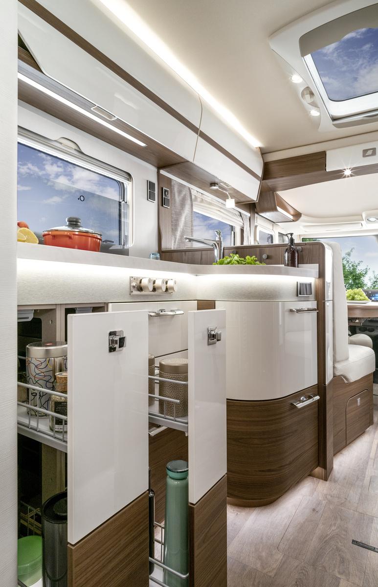 RV Hymer B-KLASSE MASTERLINE-I 880 – image 3
