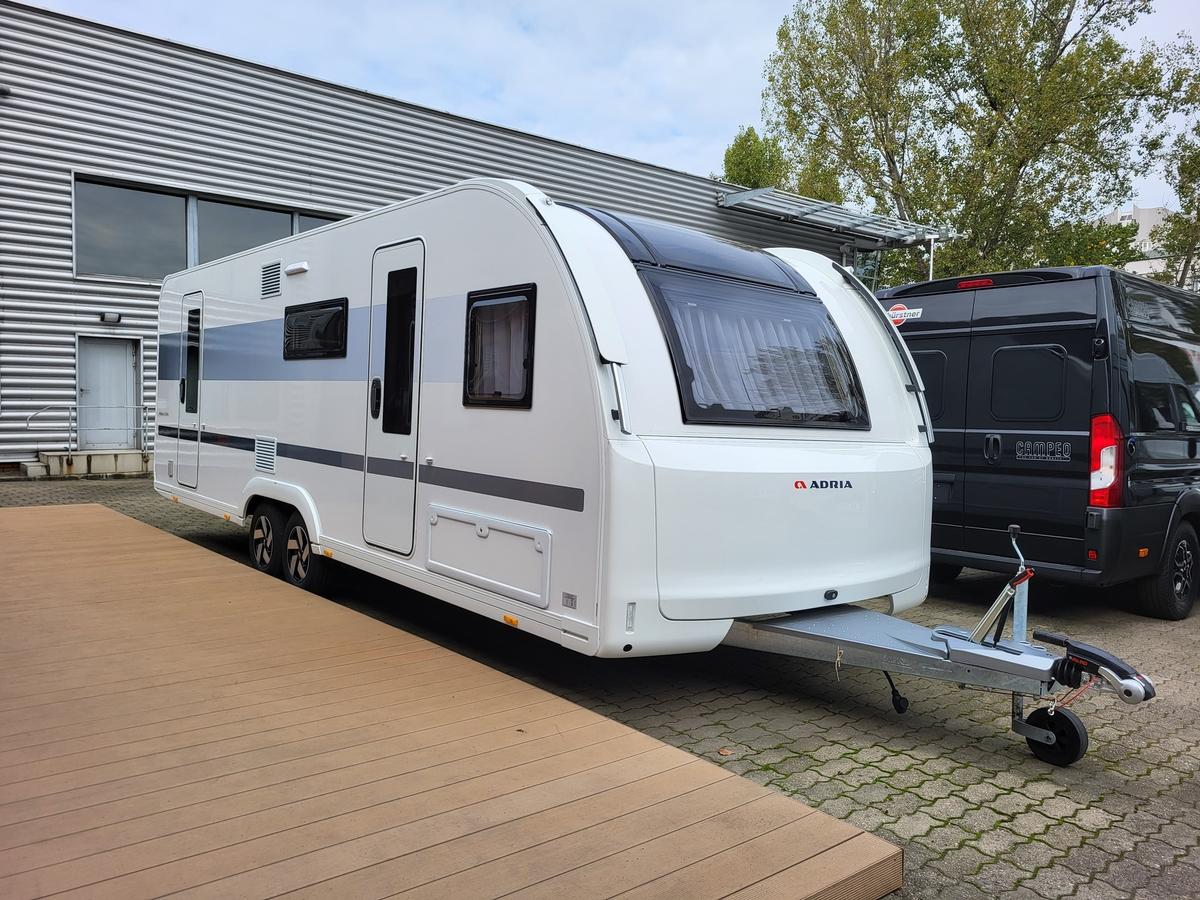 Caravan Adria Adora 673 PK (2-osiowa) – image 1