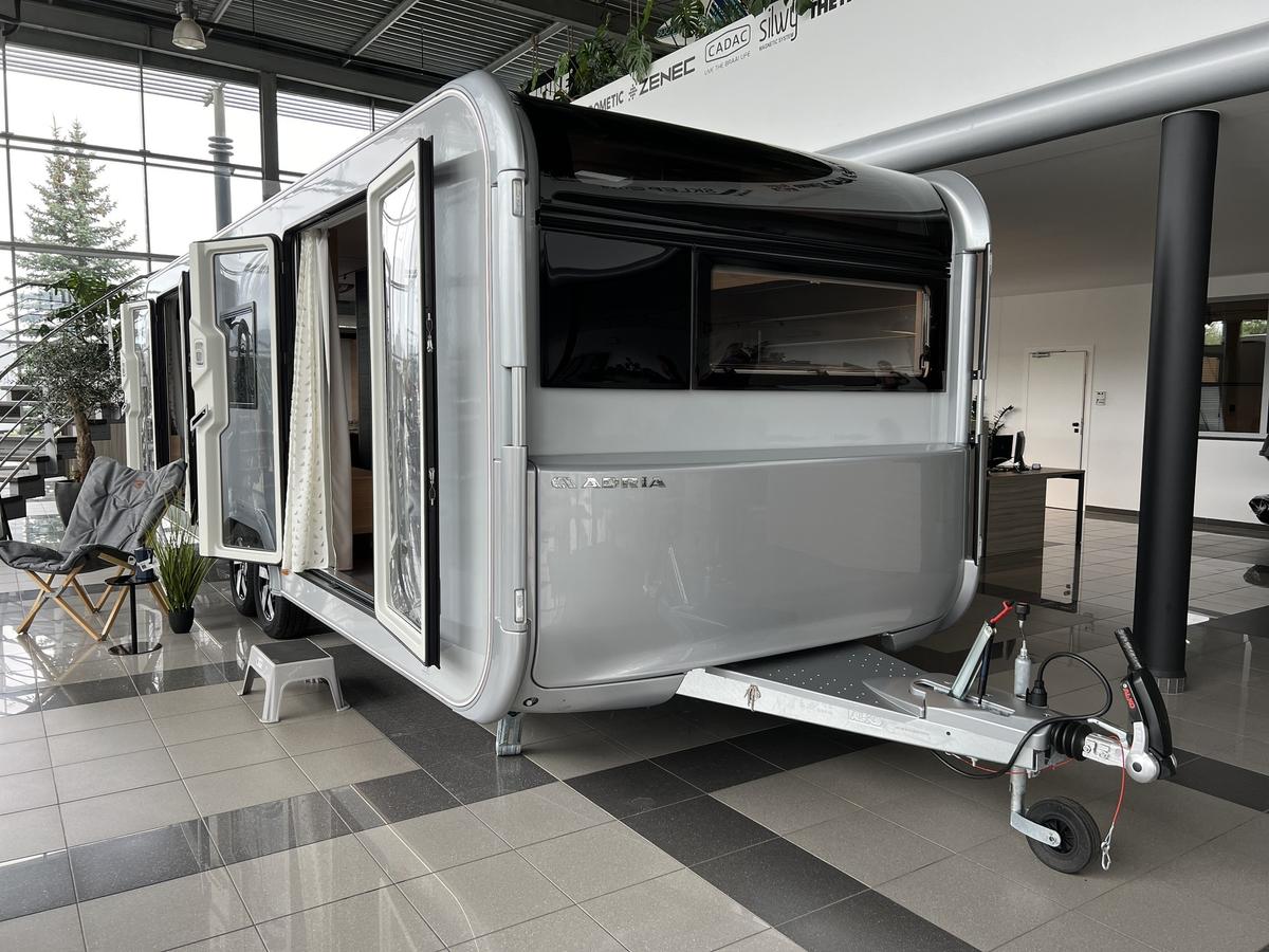 Caravan Adria ASTELLA 704 HP – image 3