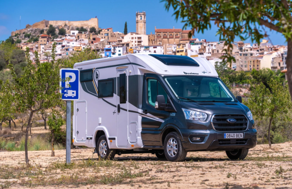 RV Benimar Y840 T26 – image 1