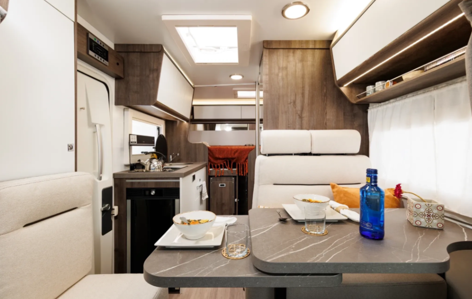 RV Benimar Y840 T26 – image 4