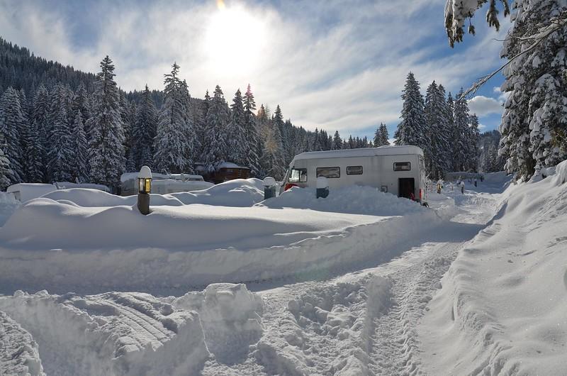 What does camping look like in winter? – image 2