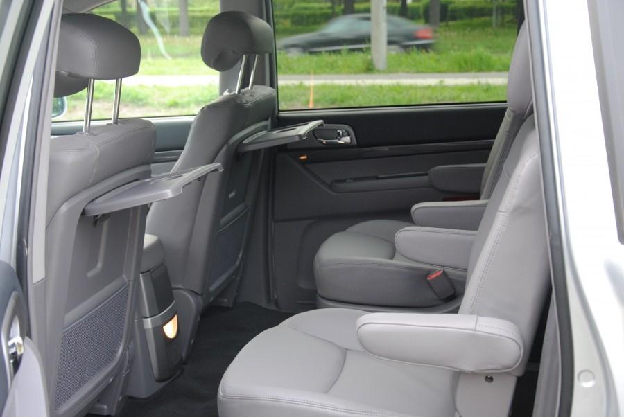 Ssangyong Rodius – zdjęcie 4