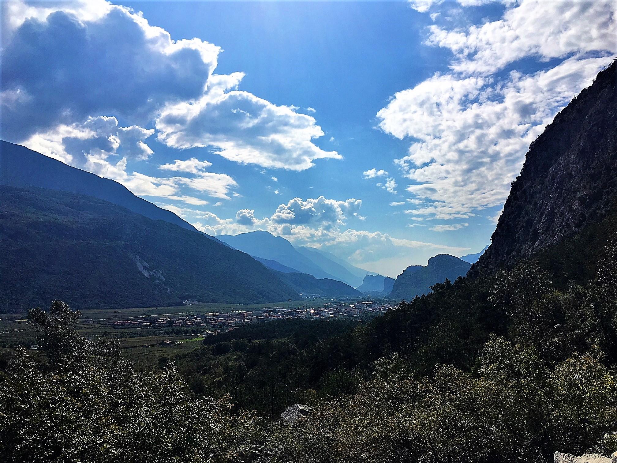 Endless bike routes along the Garda – image 1