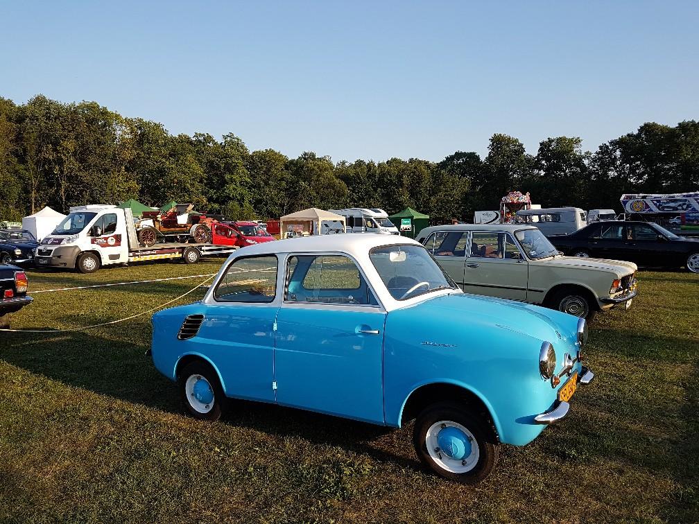 Auta na zamku. MotoClassic 2018 – zdjęcie 3