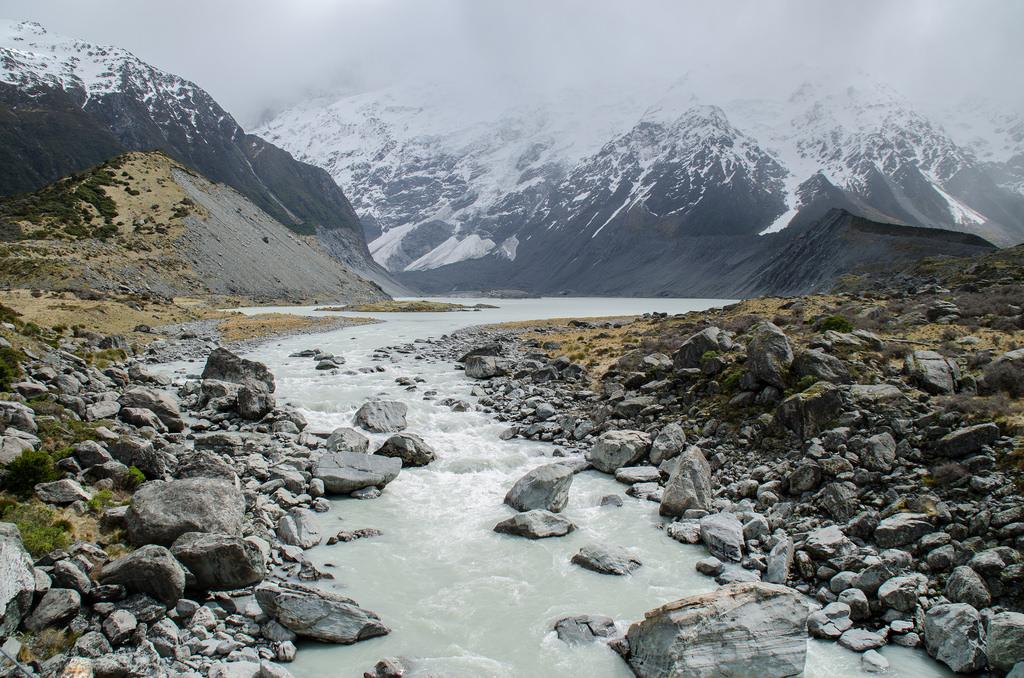 Elves and Skis - New Zealand – image 1