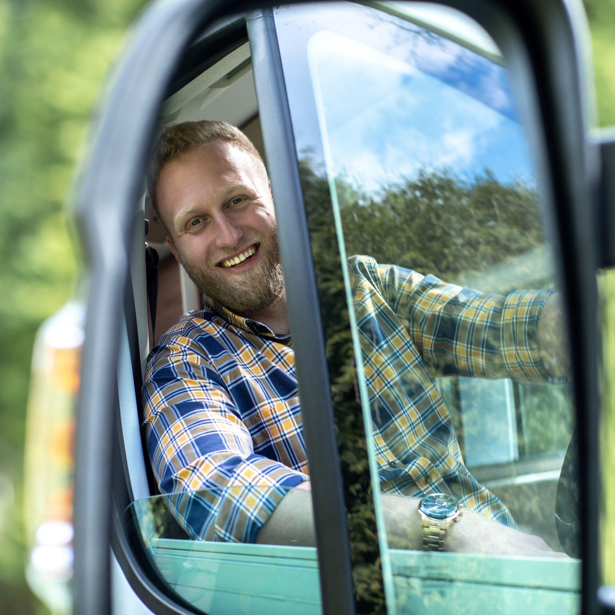 Motorhome rental agreement – image 1