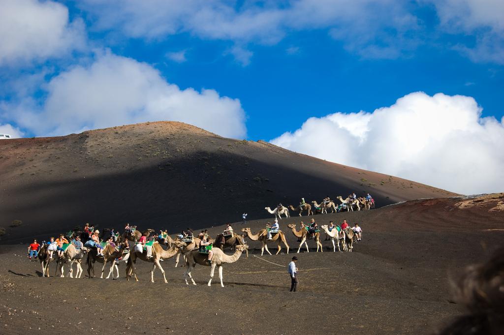 Grill na wulkanie w Timanfaya – zdjęcie 3