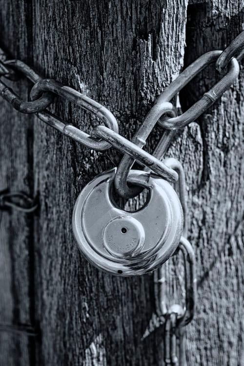Safety chains - high level of protection for the two-wheeler – image 1