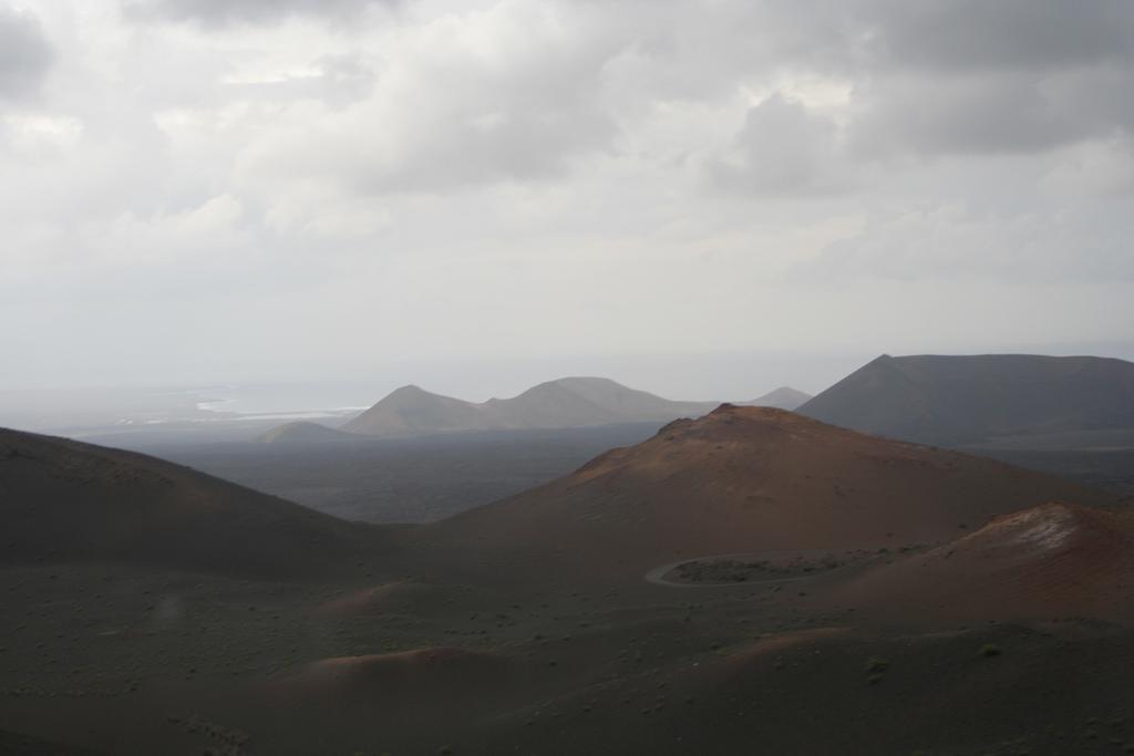 Grill na wulkanie w Timanfaya – zdjęcie 1