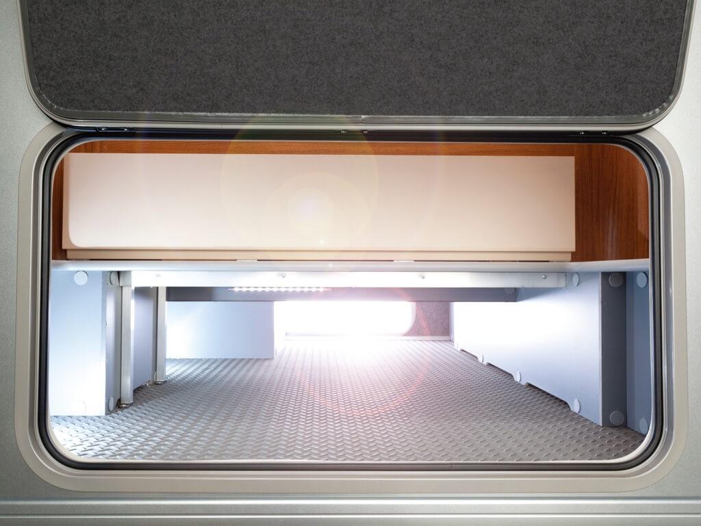 Double floor in a motorhome – image 3