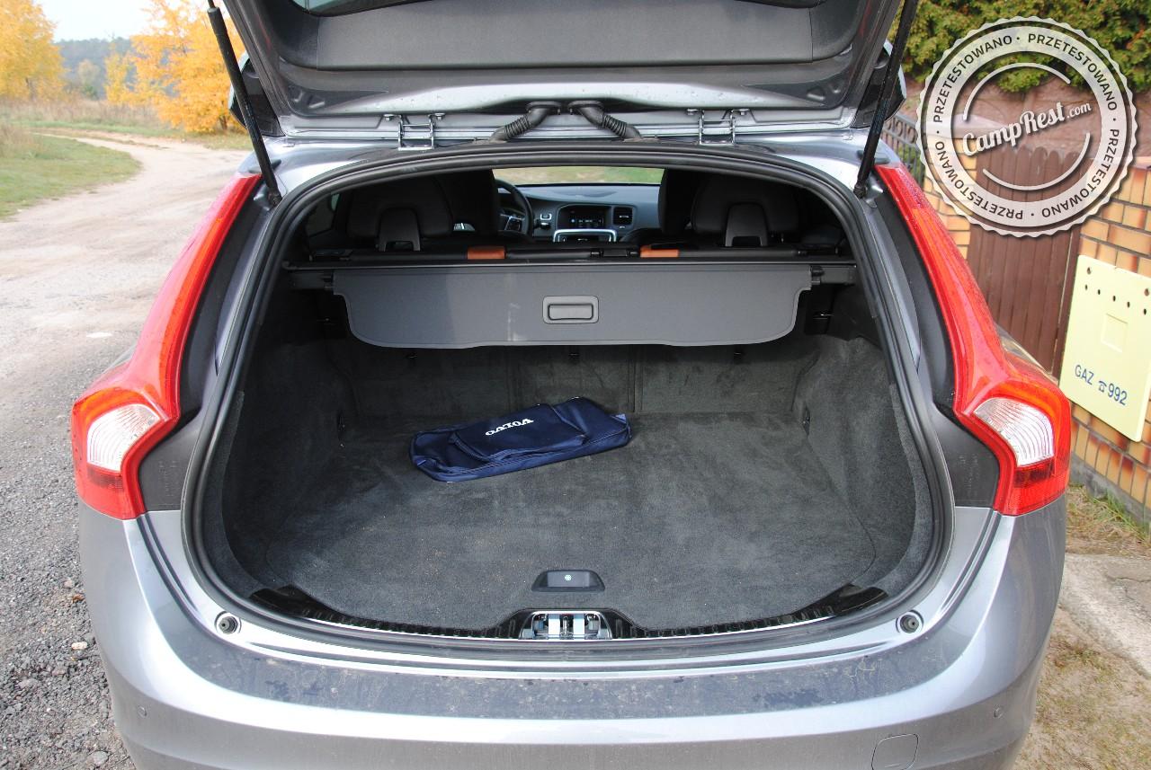 Volvo V60 Cross Country D4 AWD – image 2