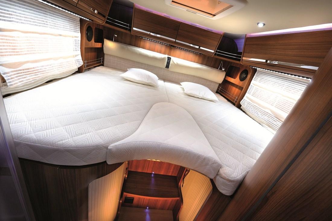 A yacht for camping? – image 4