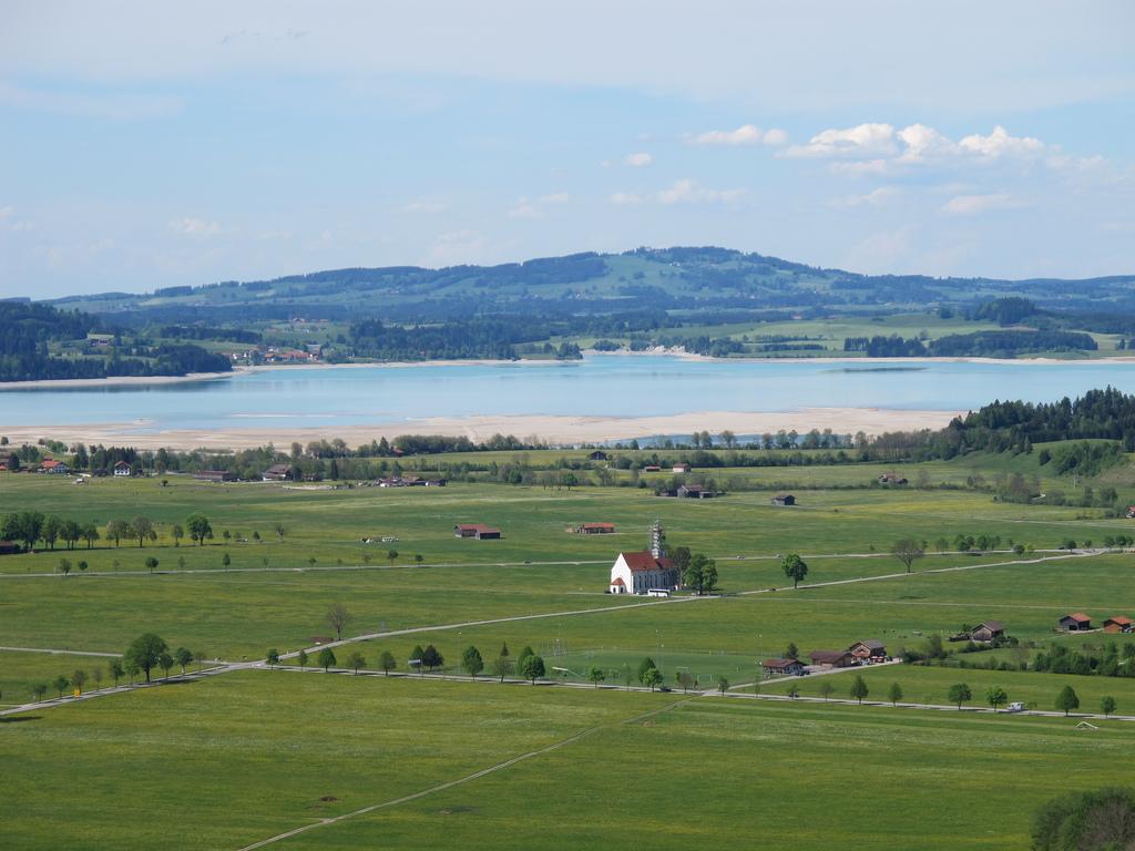 Neuschwanstein - zamek z widokiem na jeziora – zdjęcie 2