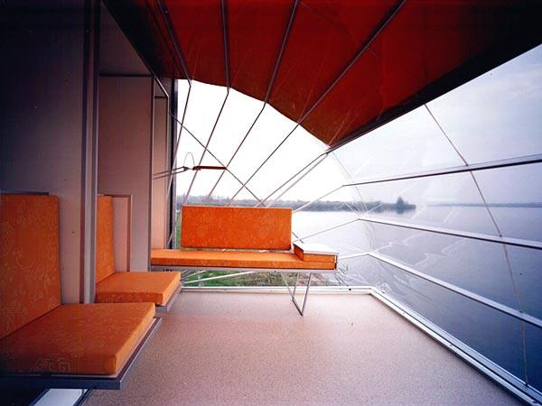 Markies and Opera - the awning in focus – image 2