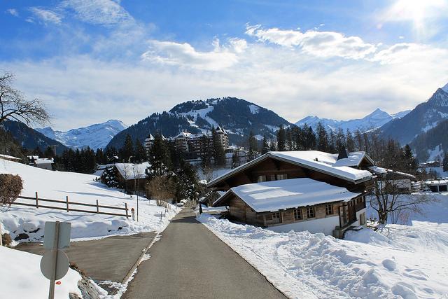 Skiing in Gstaad - Switzerland – image 1