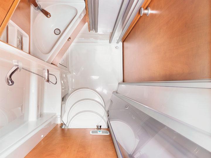 Campervan Malibu - modestly but practically – image 4