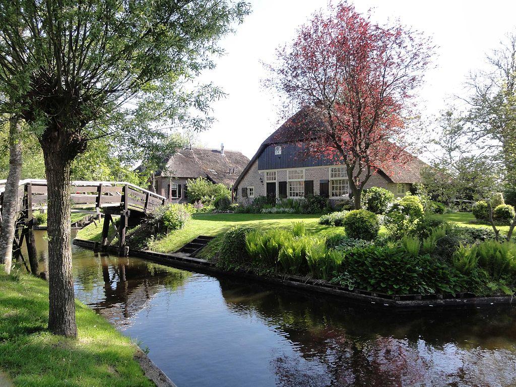 Venice of the Netherlands - Giethoorn – image 3