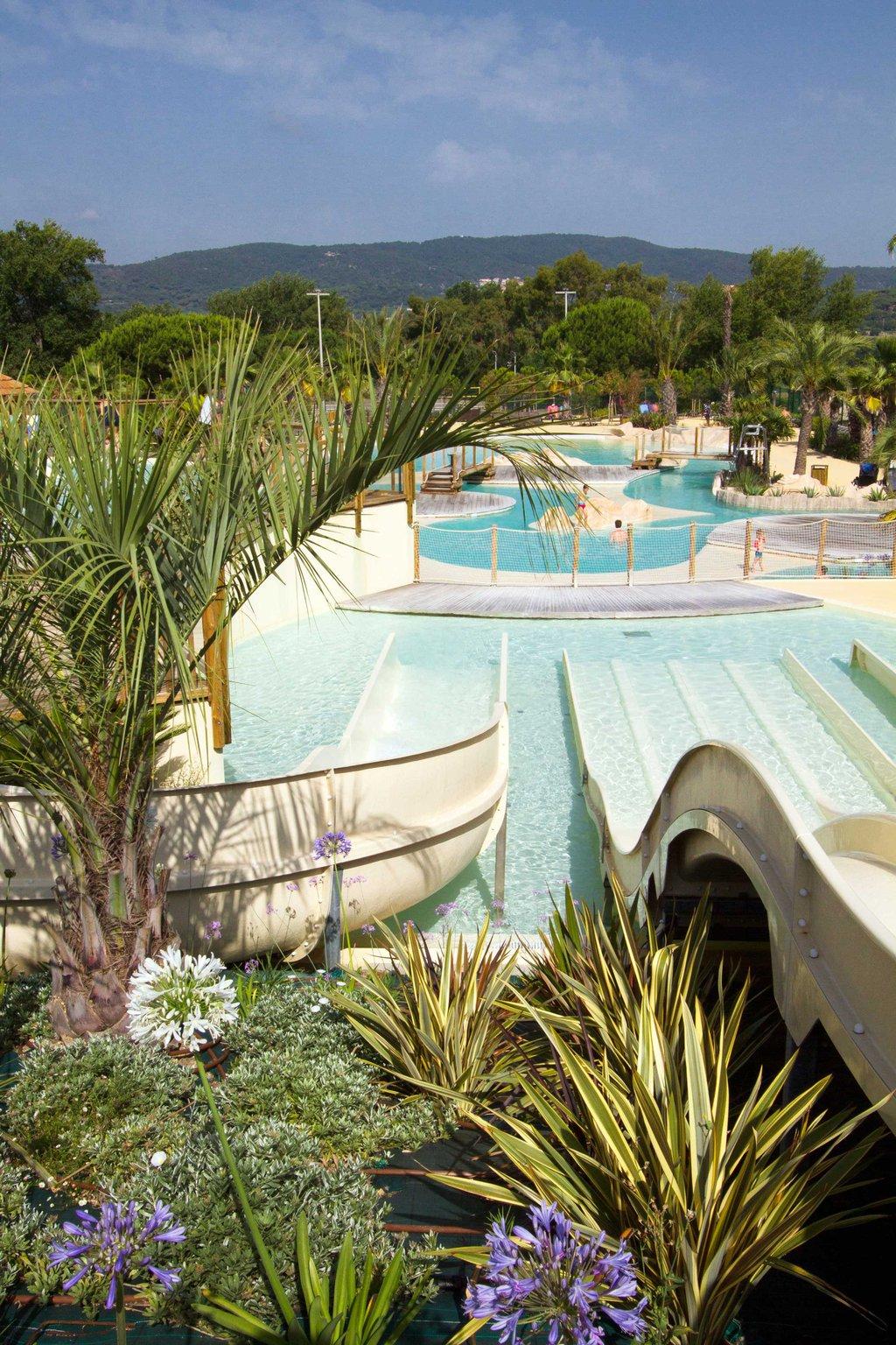 20 campsites with an aqua park – image 2