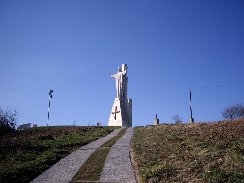 Sculptures of Oviedo – image 4