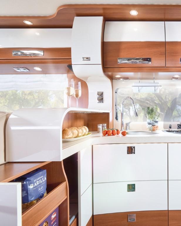 Liner-for-two from Carthago - a great motorhome for two – image 2