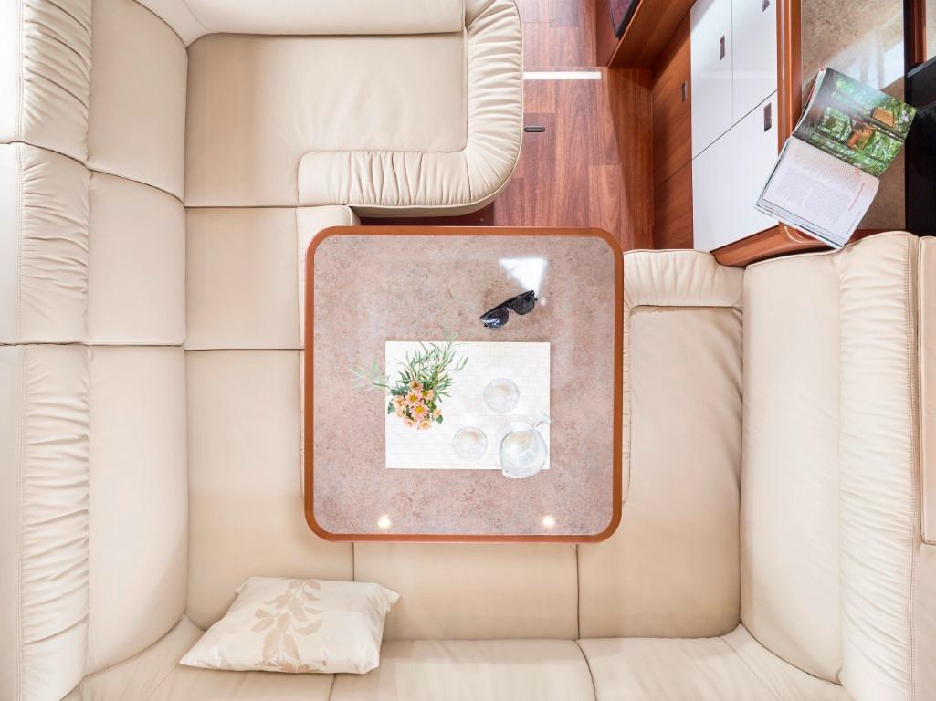 Liner-for-two from Carthago - a great motorhome for two – image 3