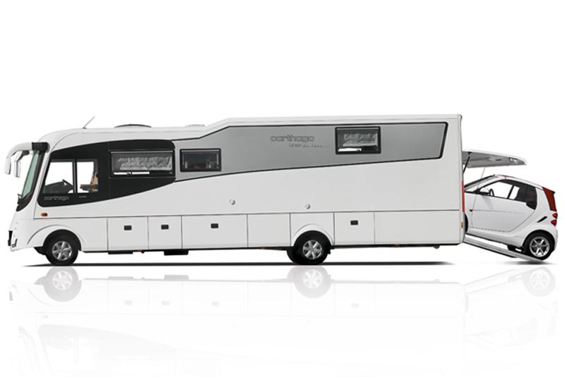 Camping bus with garage – image 4