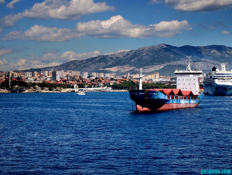 Along the Croatian coast – image 4