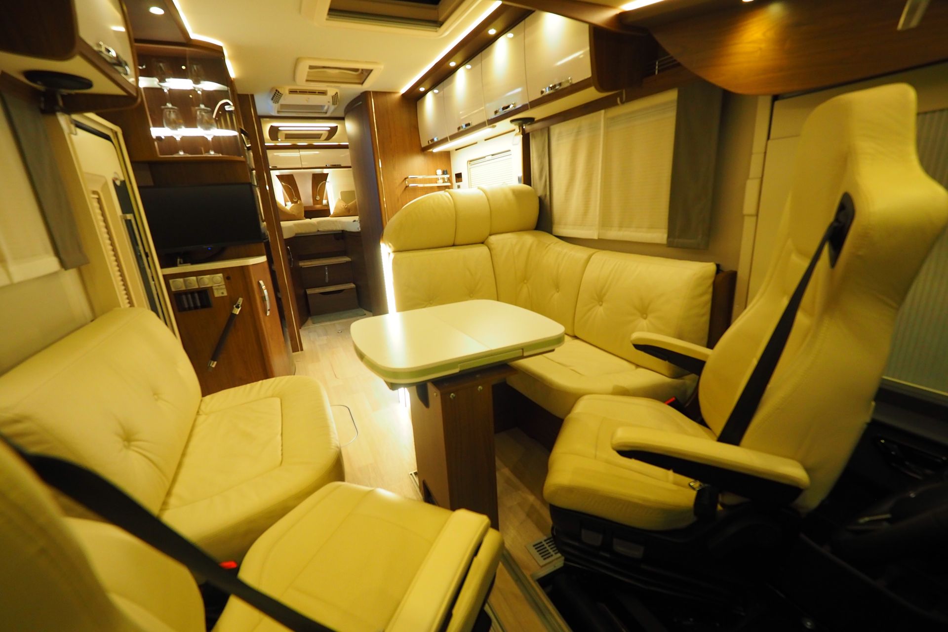Frankia Platin I8400GD - 858 centimeters of happiness – image 4